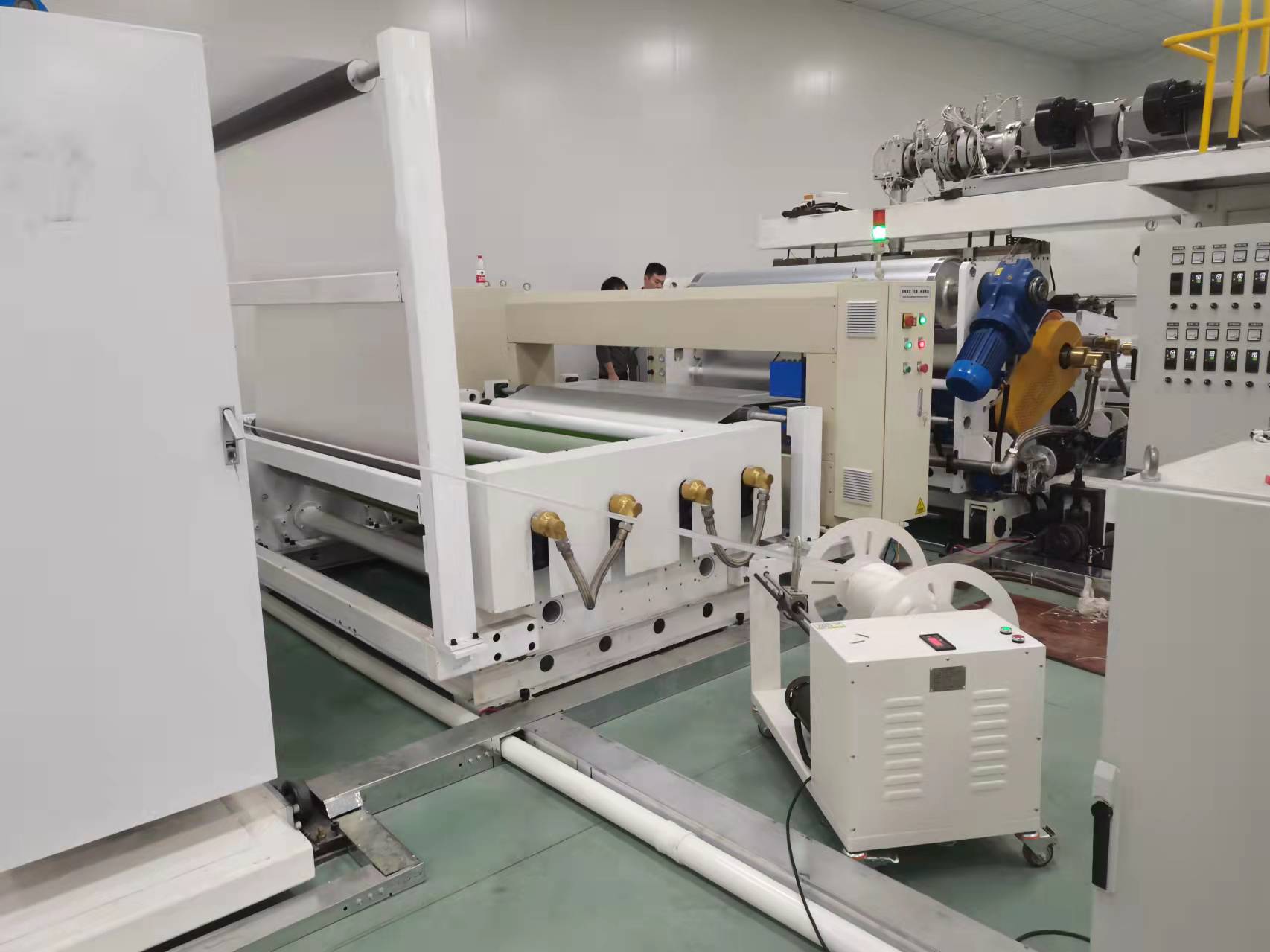 客戶生產現場-TPU淋膜流延一體機